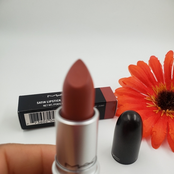 Mac cosmetics satin lipstick. MOCHA. - Picture 9 of 11